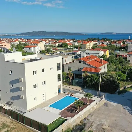 Beach Front Home In Kastel Luksic With Sauna Feriehus *